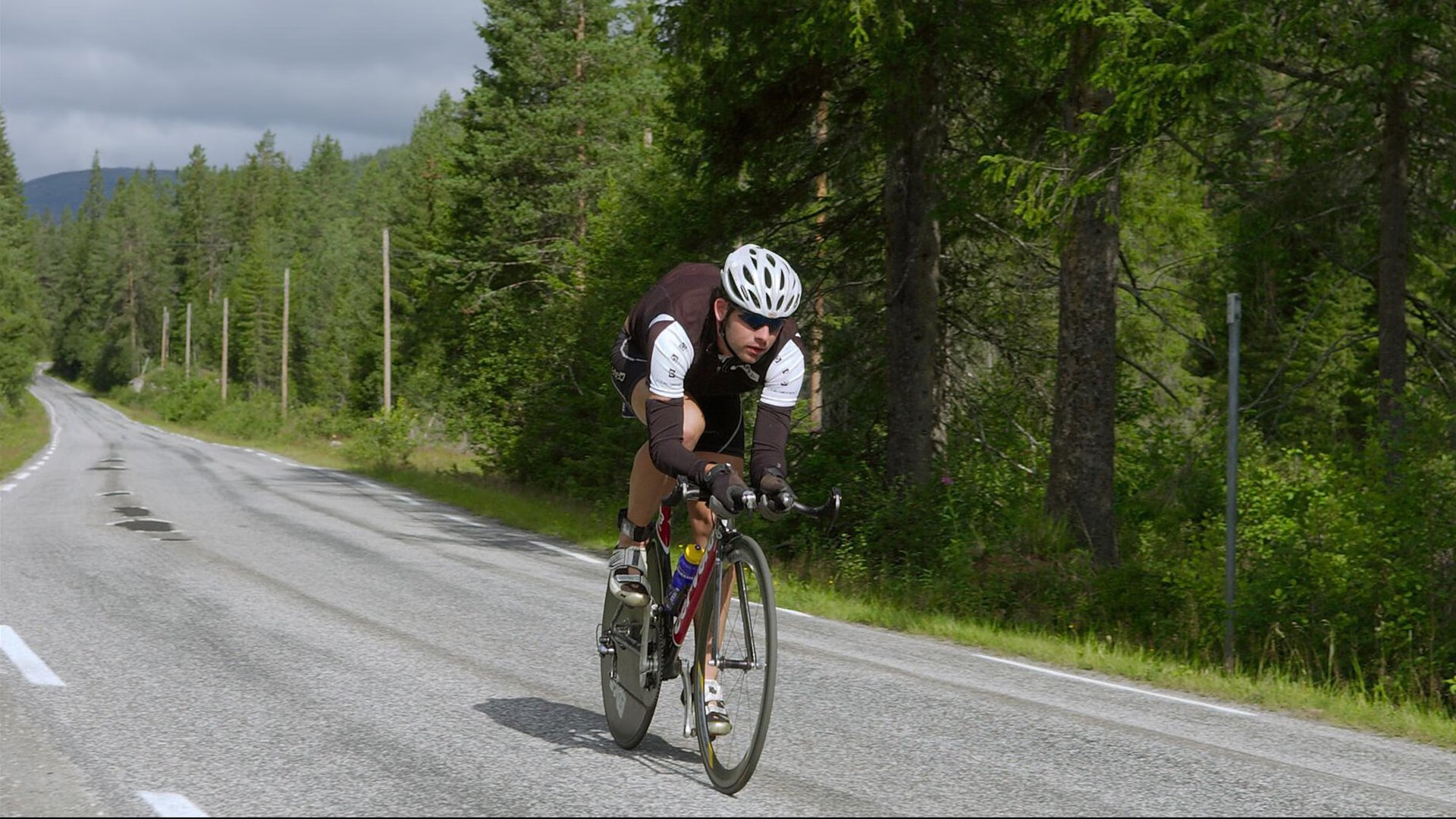 欧冠决赛之夜,卡马文加个人能力完全展现,从替补奇兵到中场主宰的蜕变