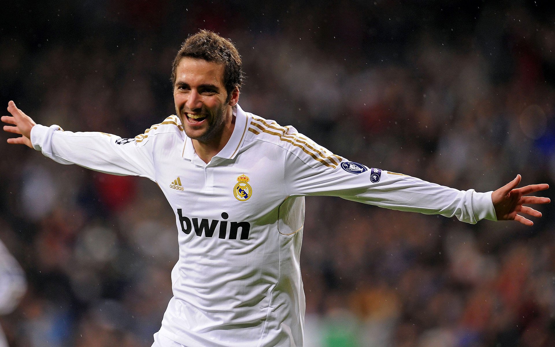 福登掌控全局，塞维利亚闪电战击溃尼斯